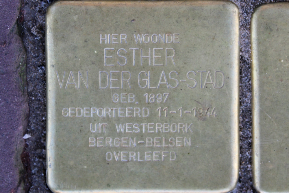 Stolpersteine Zwanenburgwal stadhuizijde #2