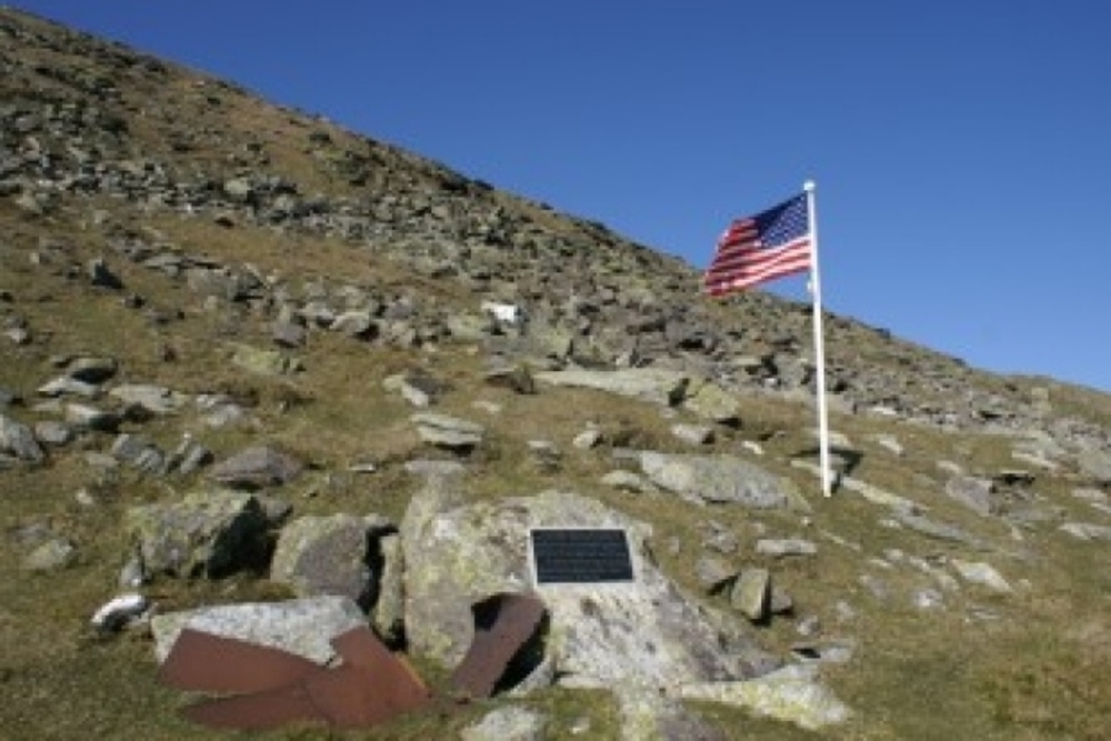 Monument Crash Flying Fortress B17G - 38856 #1