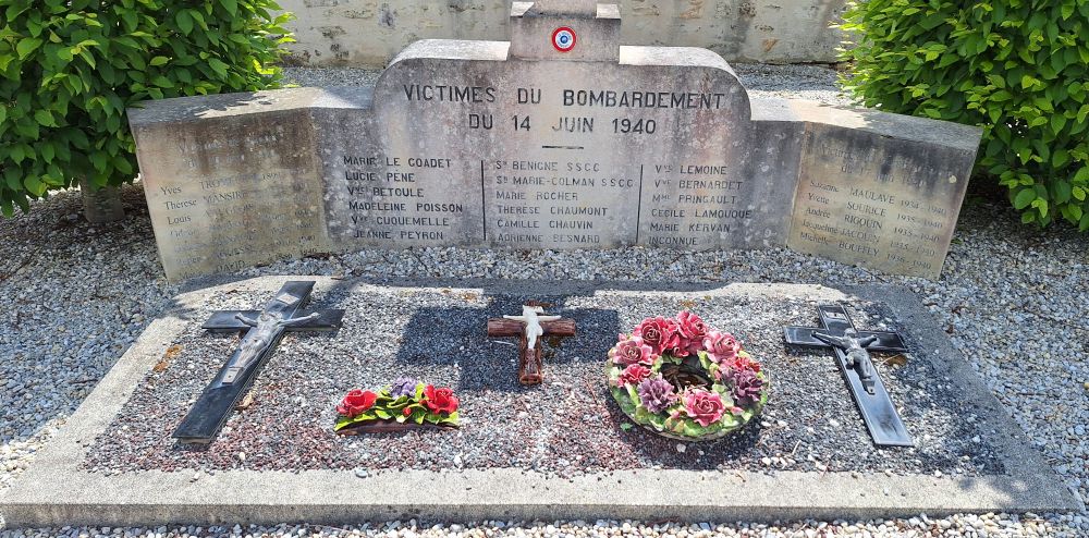 Monument Bombardement 14 Juni 1940 Sées #3