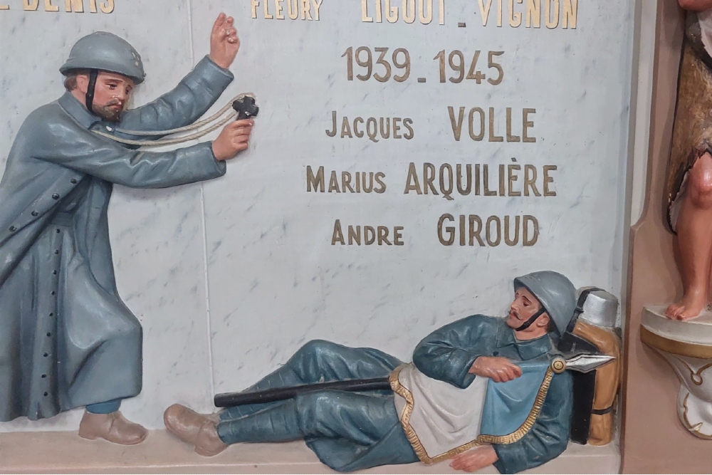 Oorlogsmonument in Kerk Sainte-Colombe-sur-Gand #6