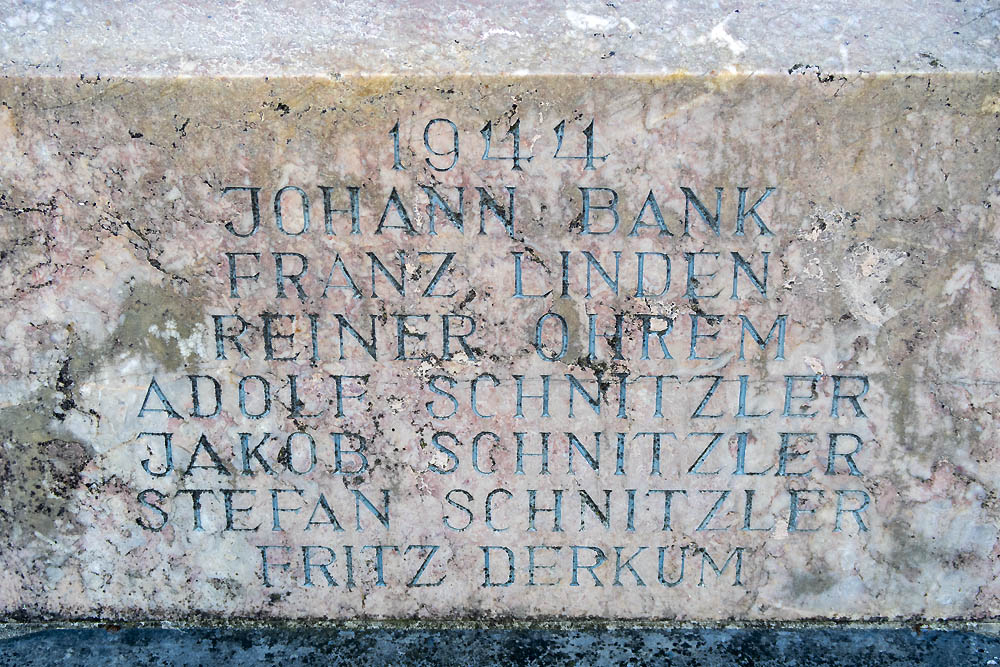 War Memorial Herrig #4