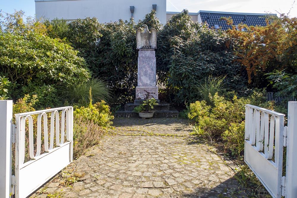 War Memorial Herrig #5