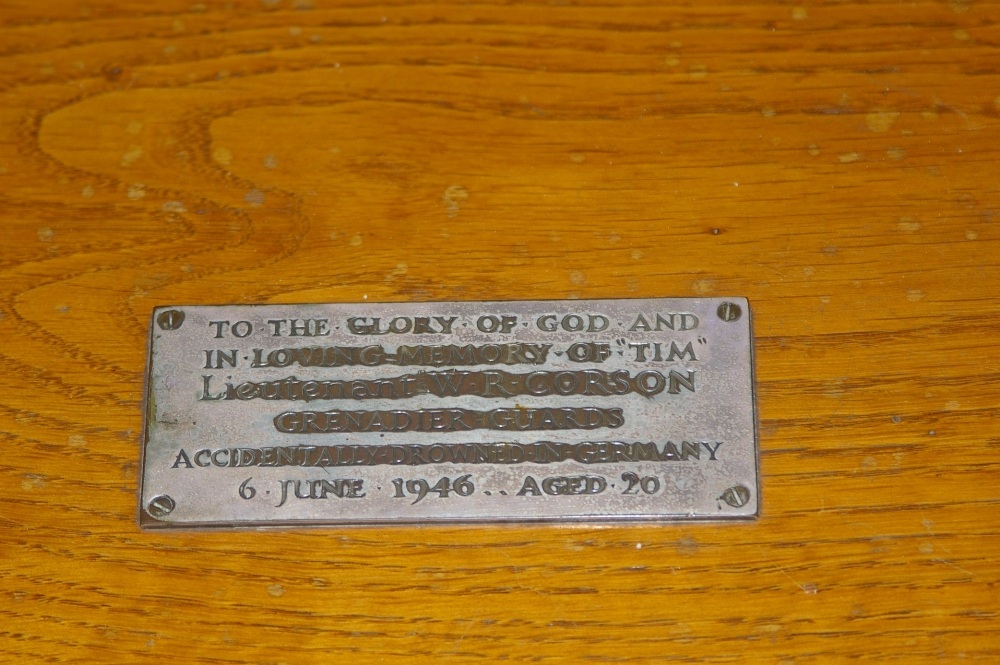 Memorial Lieutenant W. R. 