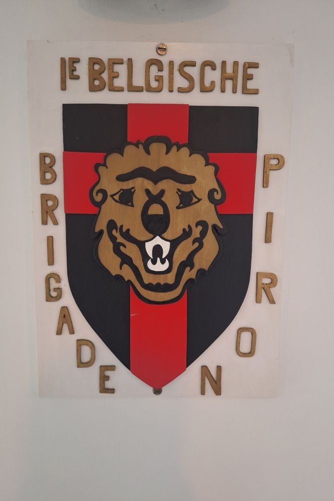 Gedenktekens 101 Airborne en 1e Brigade Piron Gemeentehuis Opheusden #2