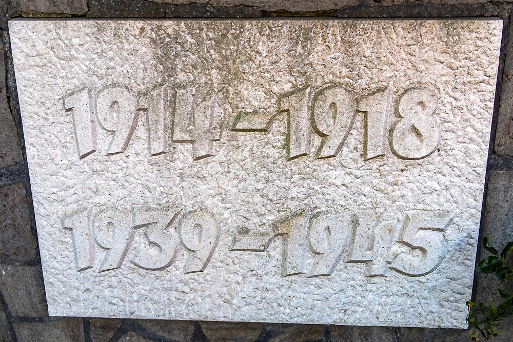 War Memorial Ahrem #3