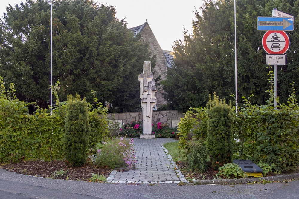 War Memorial Ahrem #4