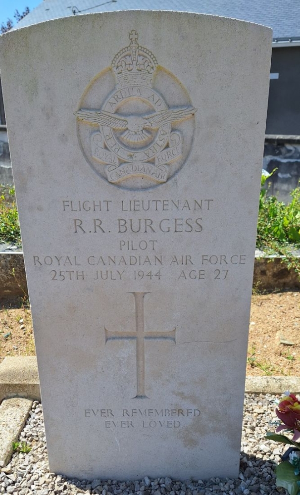 Commonwealth War Graves Riaillé #2