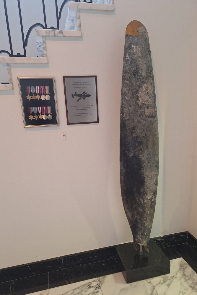 Gedenkteken Handley Page Halifax MZ715 Opheusden #1