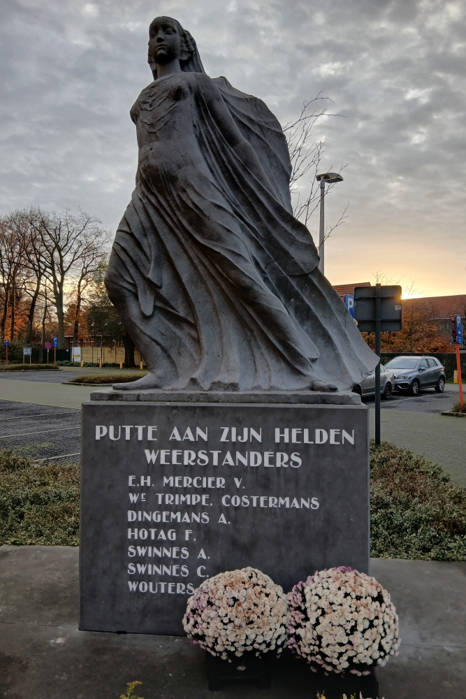War Memorial Putte-Kapellen #2