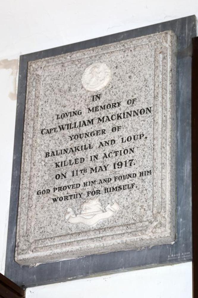 Gedenkteken Captain William Mackinnon #1