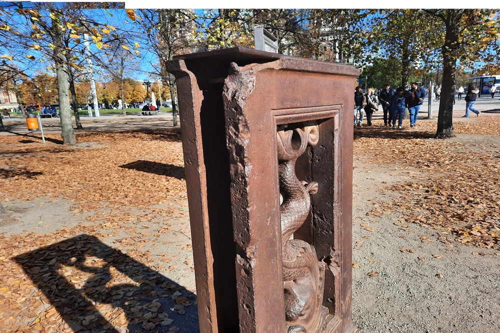 Beschadigd Deel Schlossbrug #2