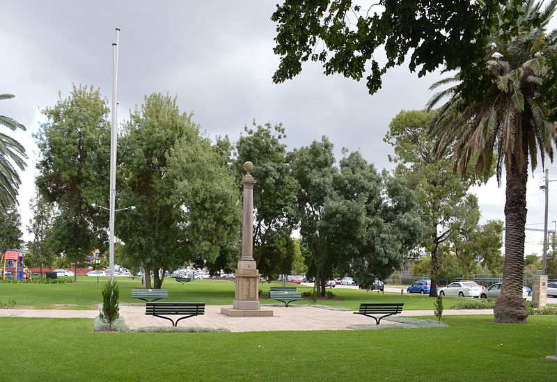 Oorlogsmonument Granville #2