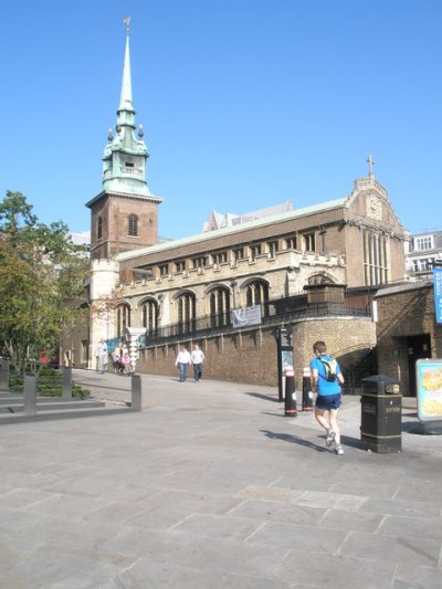 Commonwealth War Grave All Hallows by the Tower Church #1