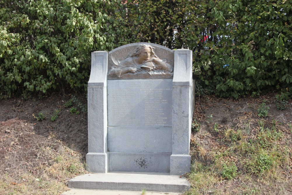 Oorlogsmonument Chapelle-Saint Lambert