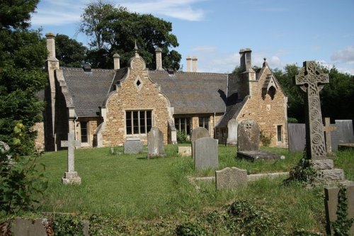 Commonwealth War Graves All Saints Churchyard