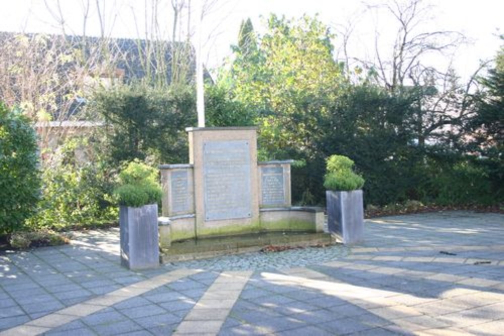 War Memorial Bergambacht #1