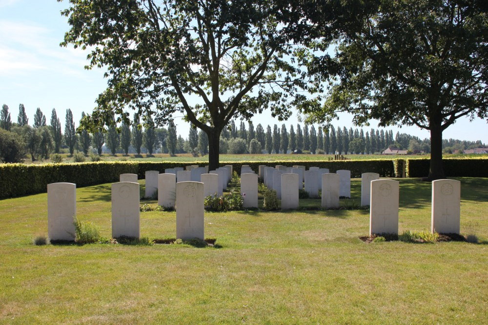 Commonwealth War Cemetery Esquelmes #3