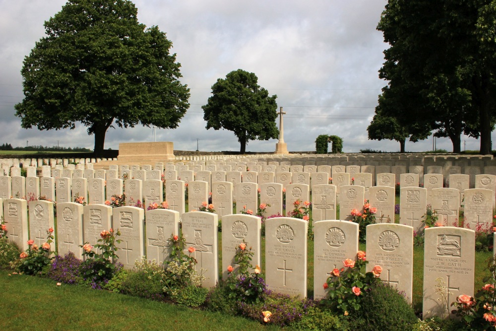 Oorlogsgraven van het Gemenebest Achiet-le-Grand #5