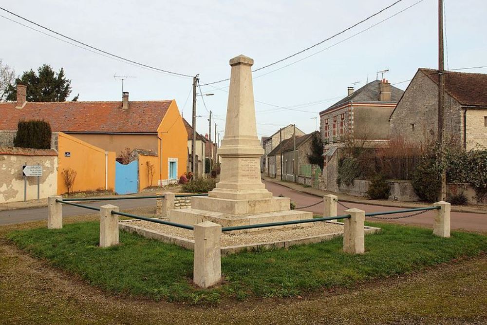 Oorlogsmonument Burcy #1