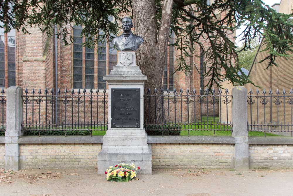 Bust Karel Cogge Veurne #1