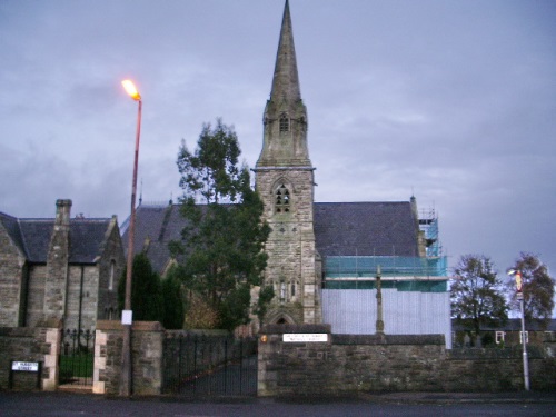 Commonwealth War Graves Our Lady and St. Hubert Roman Catholic Churchyard