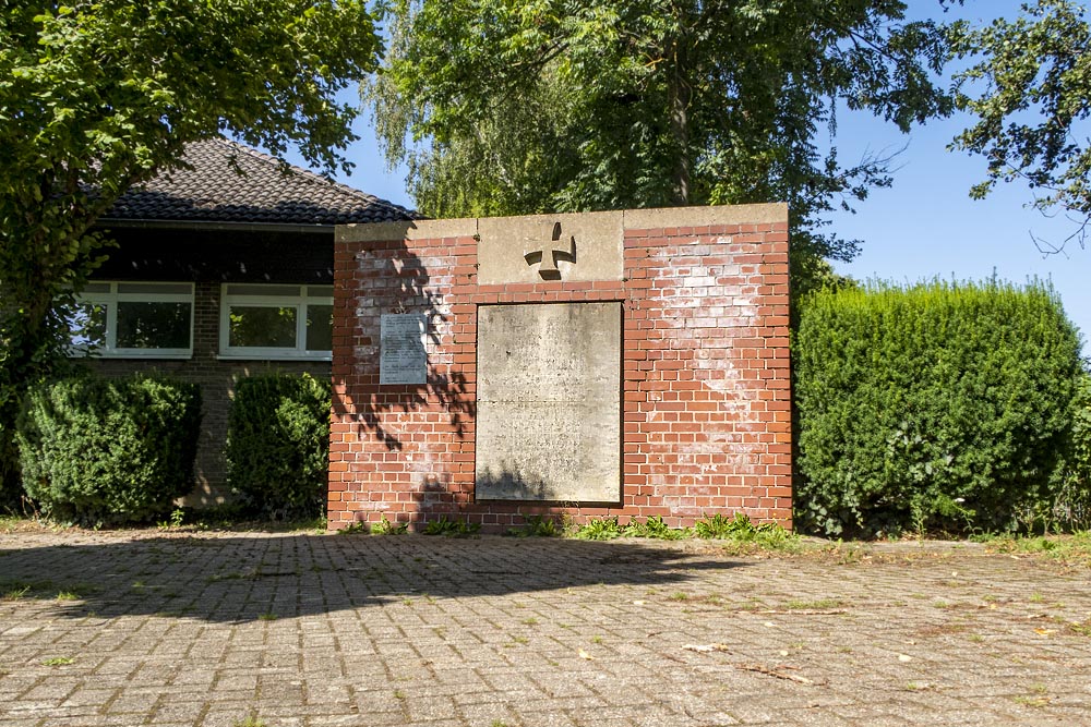 Oorlogsmonument Hoven #1