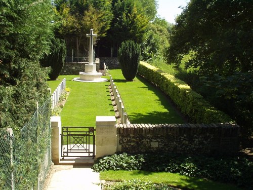 Commonwealth War Cemetery Hervin Farm #1