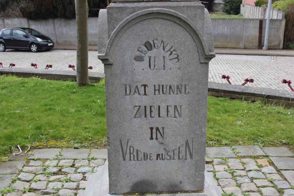 War Memorial Schendelbeke #4