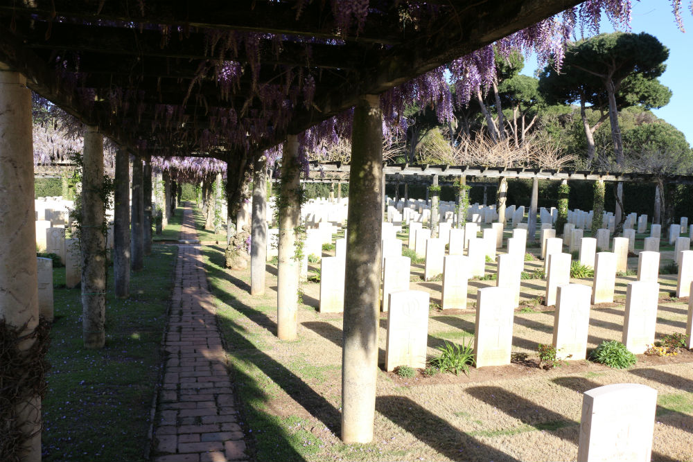 Commonwealth War Cemetery Beach Head #3