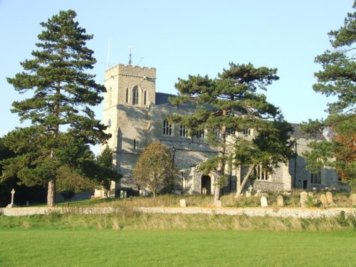 Oorlogsgraf van het Gemenebest St. Peter Churchyard