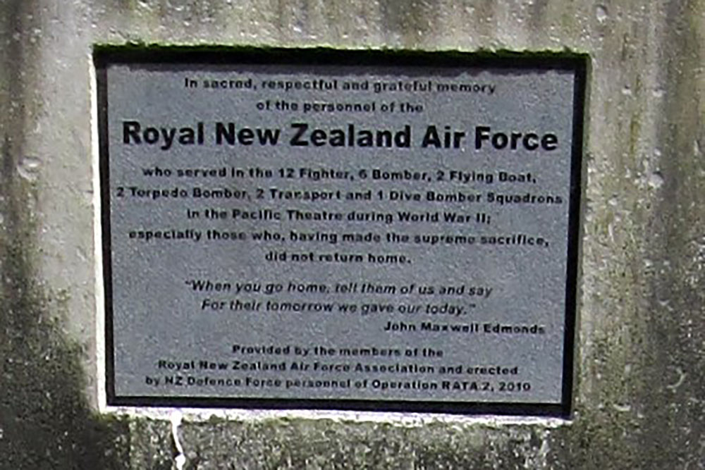 Monument Royal New Zealand Air Force Vilu #1