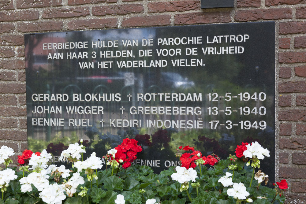War Memorial Lattrop #2
