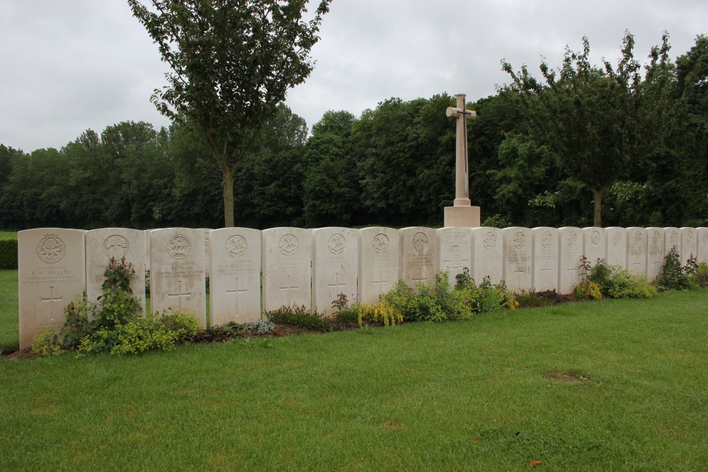Commonwealth War Cemetery Grand Ravine #3