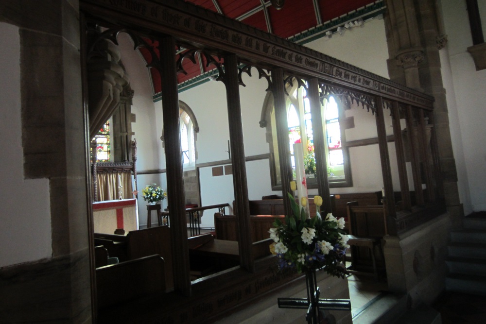 Oorlogsmonument Holy Cross Screen Swainby