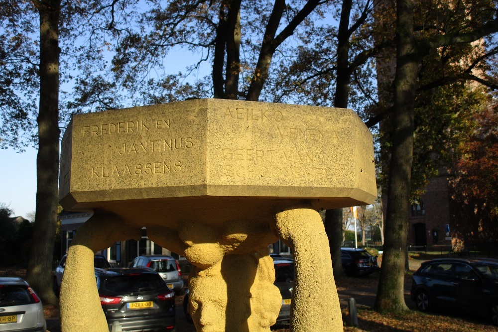 Oorlogsmonument Rolde #3