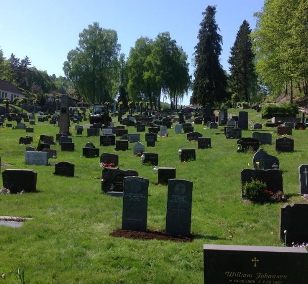 Oorlogsgraven van het Gemenebest Begraafplaats Kragero #1