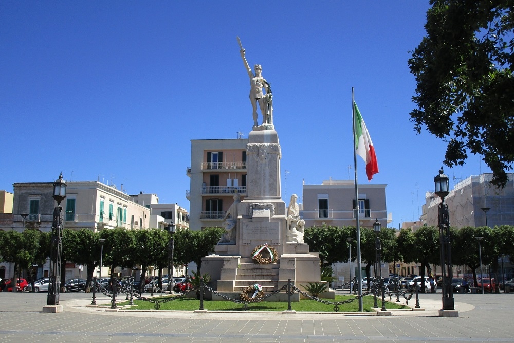 Oorlogsmonument Monopoli #1