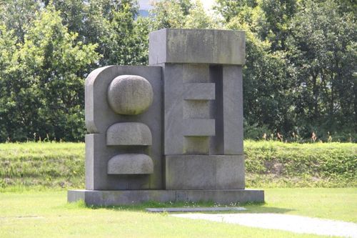 5 Mei Park en Monument