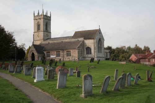 Commonwealth War Graves All Hallows Churchyard