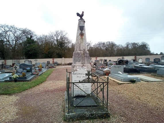 Oorlogsmonument Chaise-Dieu-du-Theil #1