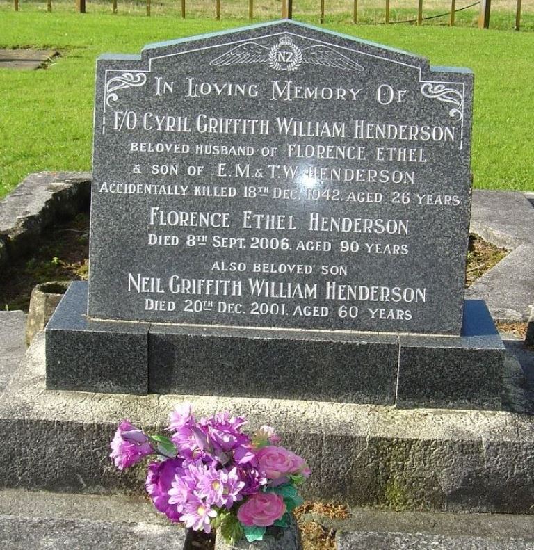 Commonwealth War Grave Midhirst Cemetery #1