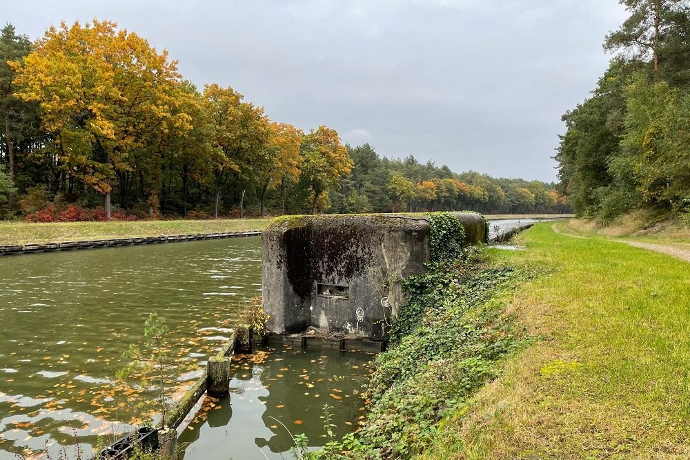 Bunker 6f Border Defence Bocholt-Herentals Canal #1