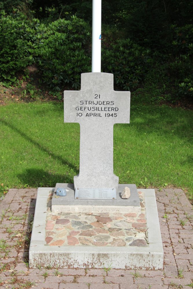 Monument Fusillade 10 april 1945 Spier #2
