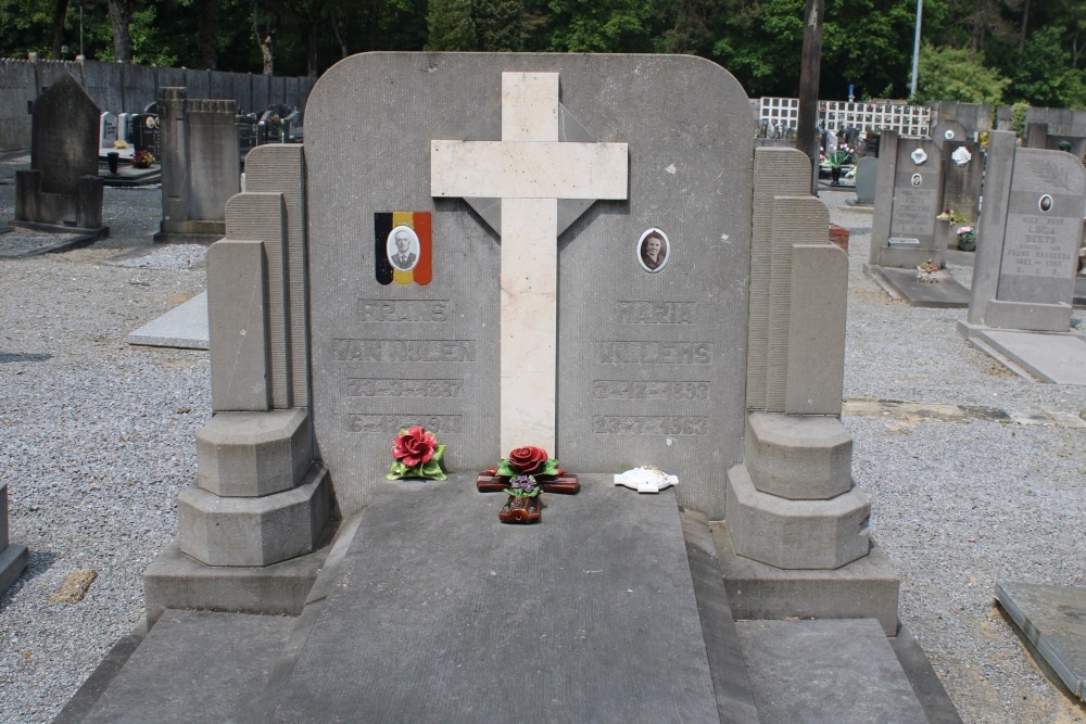 Belgische Graven Oudstrijders Tessenderlo Begraafplaats Engsbergen #1