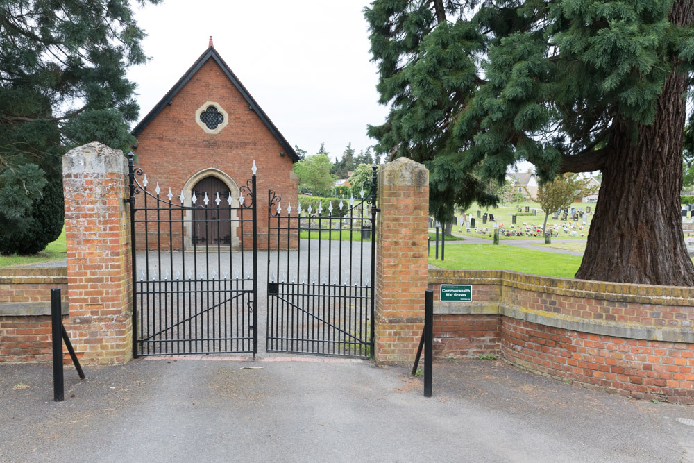 Commonwealth War Graves Campton and Shefford Cemetery #1