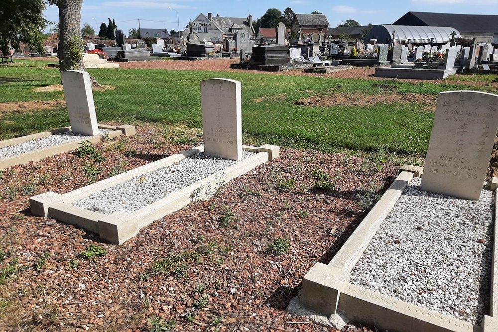 Commonwealth War Graves Villers-Carbonnel #2