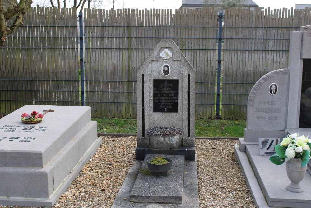 Belgisch Oorlogsgraf Halen Begraafplaats Velpen #1