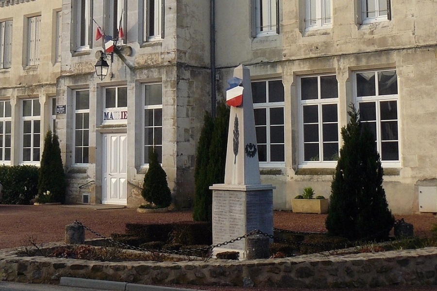 Oorlogsmonument Cussy-en-Morvan