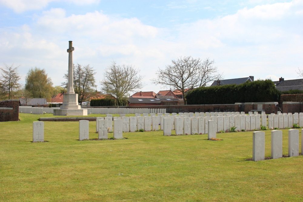 Commonwealth War Cemetery Potijze Chateau Lawn #3