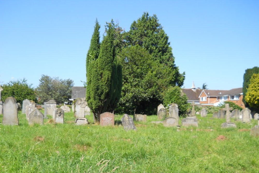 Oorlogsgraven van het Gemenebest All Saints Churchyard #1